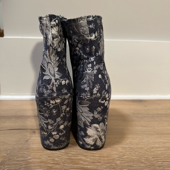 Heeled Flower Boots - Picture 5 of 5